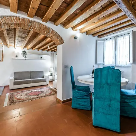 Hoslty-suite L'arancio-enjoy The Historical Center *